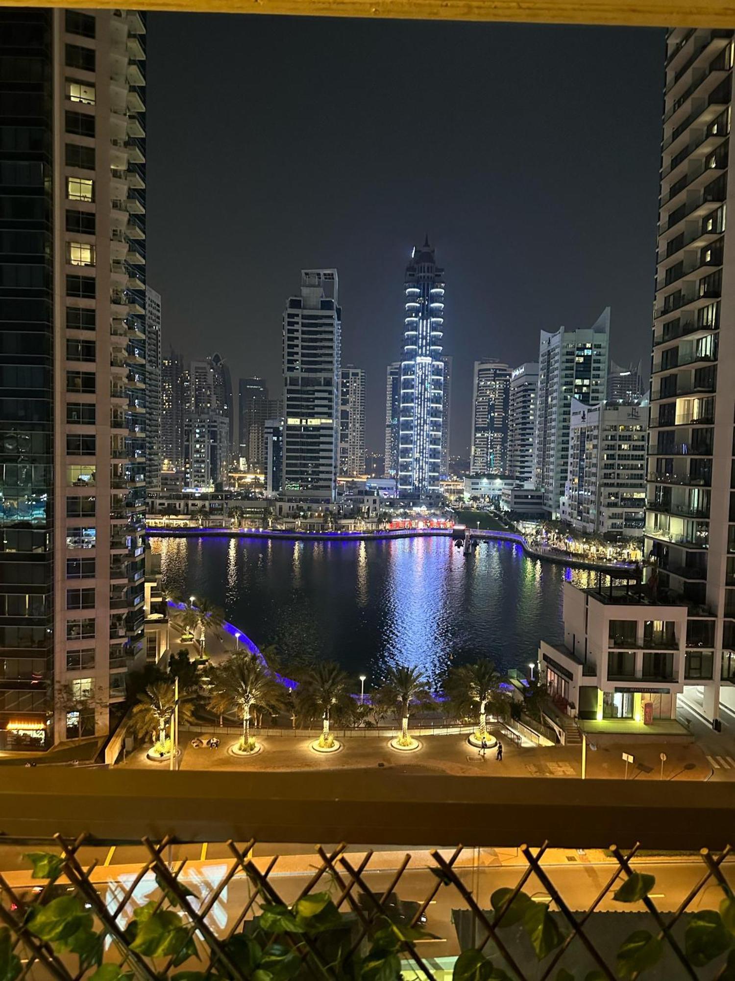 Sansa's Beach Hostel Dubai Exterior foto