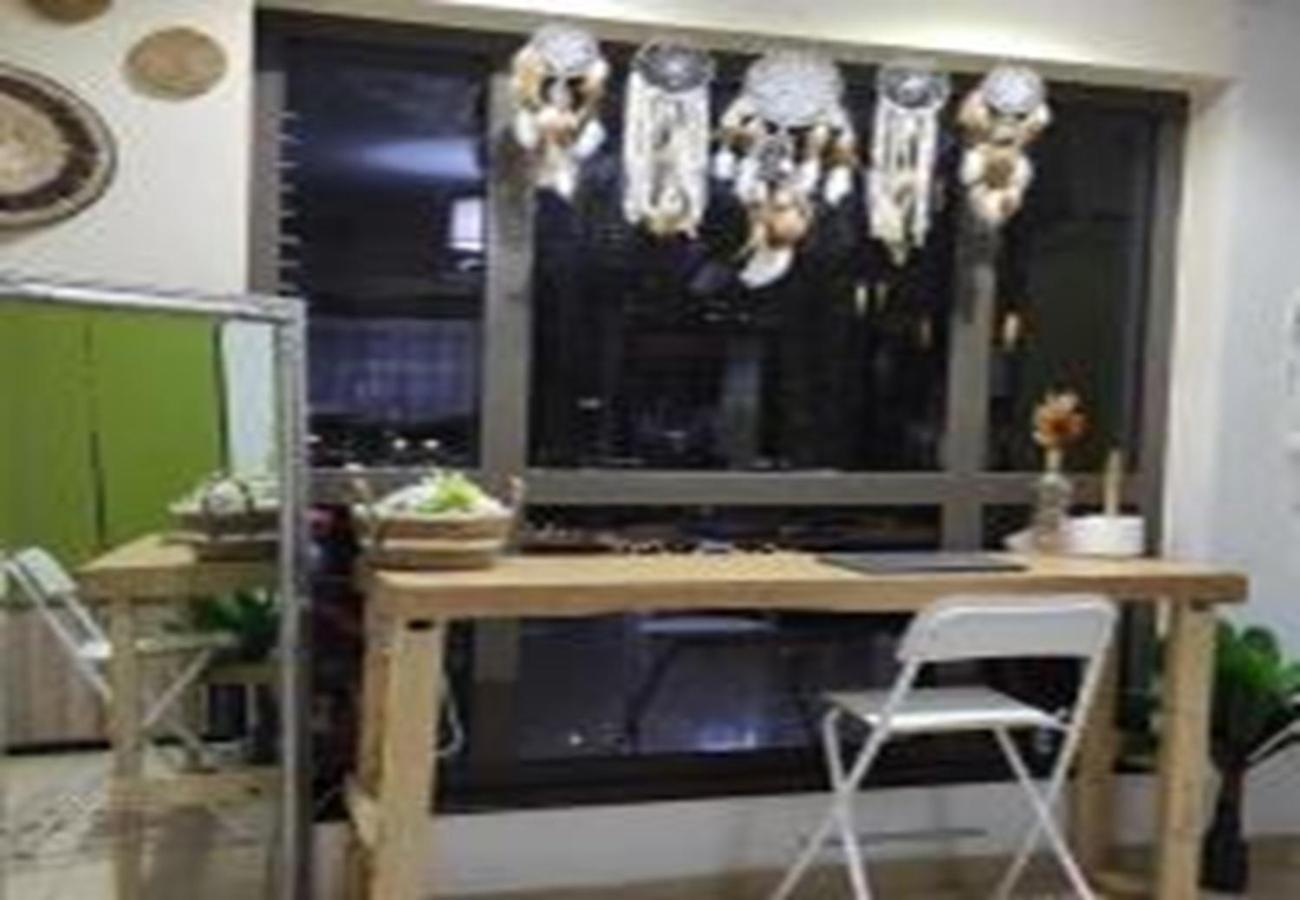 Sansa's Beach Hostel Dubai Exterior foto